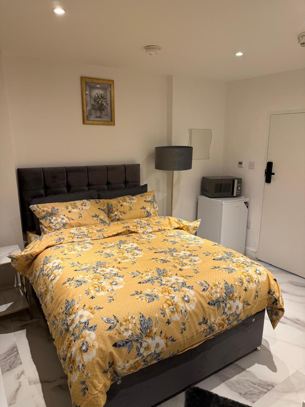 Luxury In Victoria, 7 Minutes Walk To Victoria Station, 1 Gazde/Camere de închiriat *
